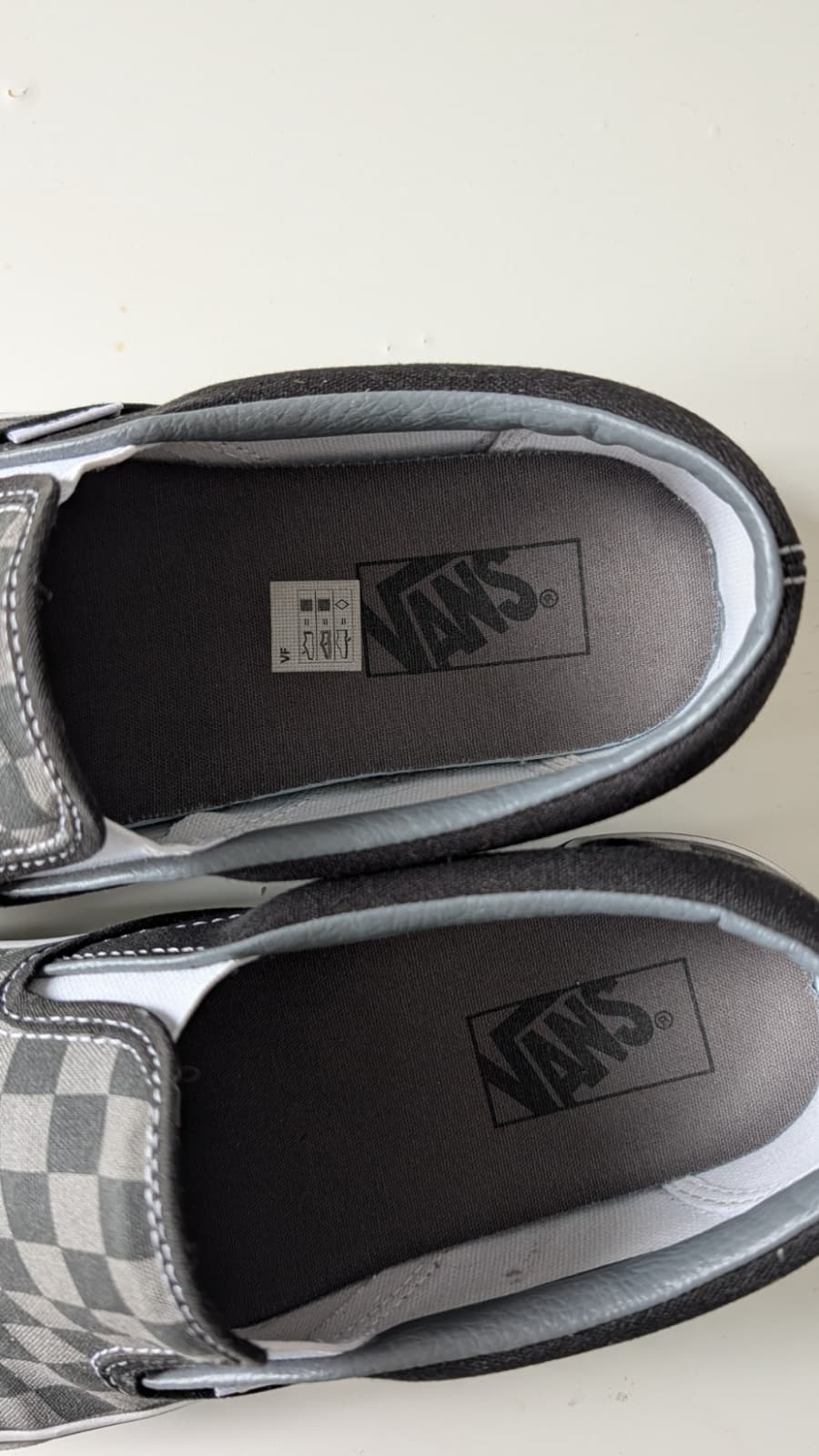 Vans Classic Slip-On Trainers – UK Size 8 – Worn Once - thumbnail 2