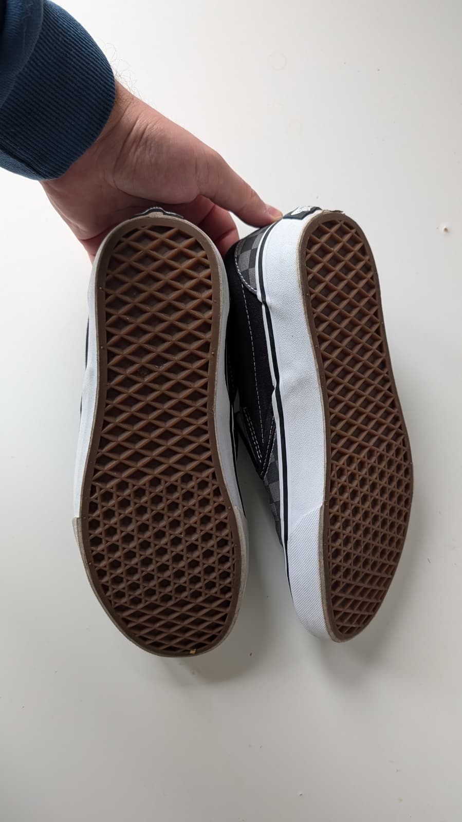 Vans Classic Slip-On Trainers – UK Size 8 – Worn Once - thumbnail 4